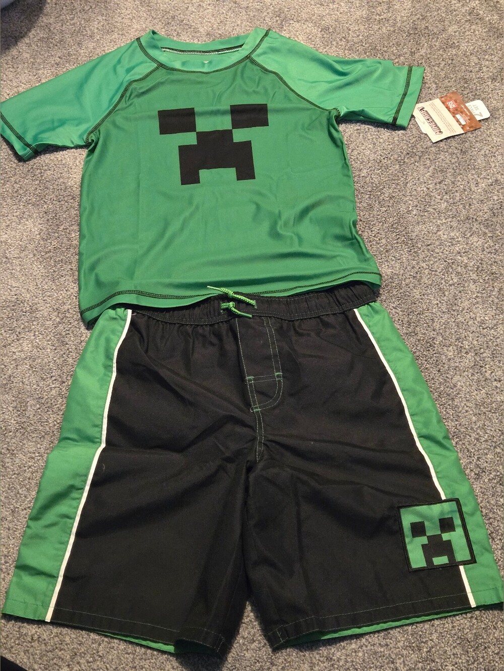 Minecraft Rash Guard Swim Size 10/12 NWT - Picture 2 of 2